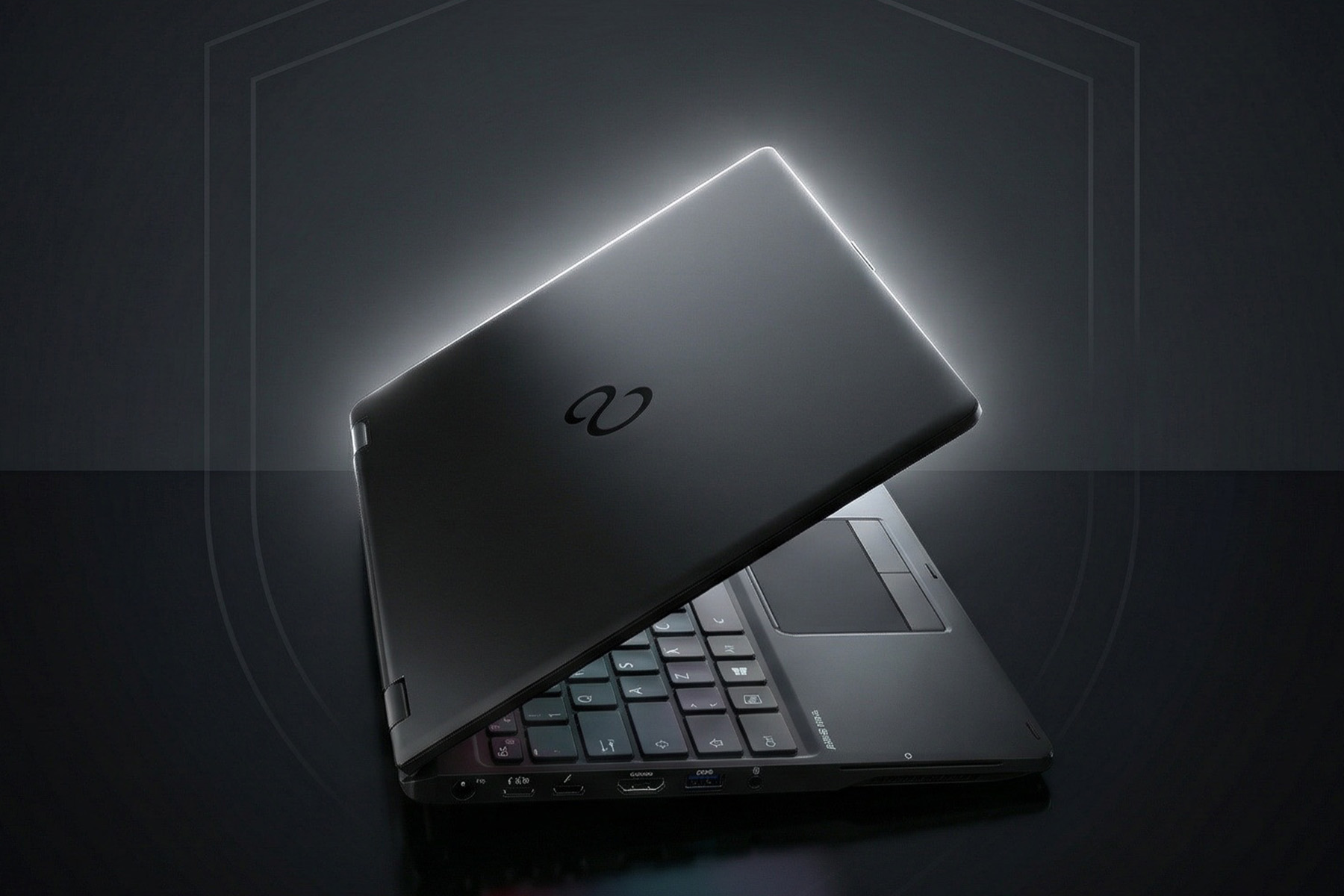 Fujitsu LIFEBOOK U9312X — безопасность: Windows Hello и корпоративные функции