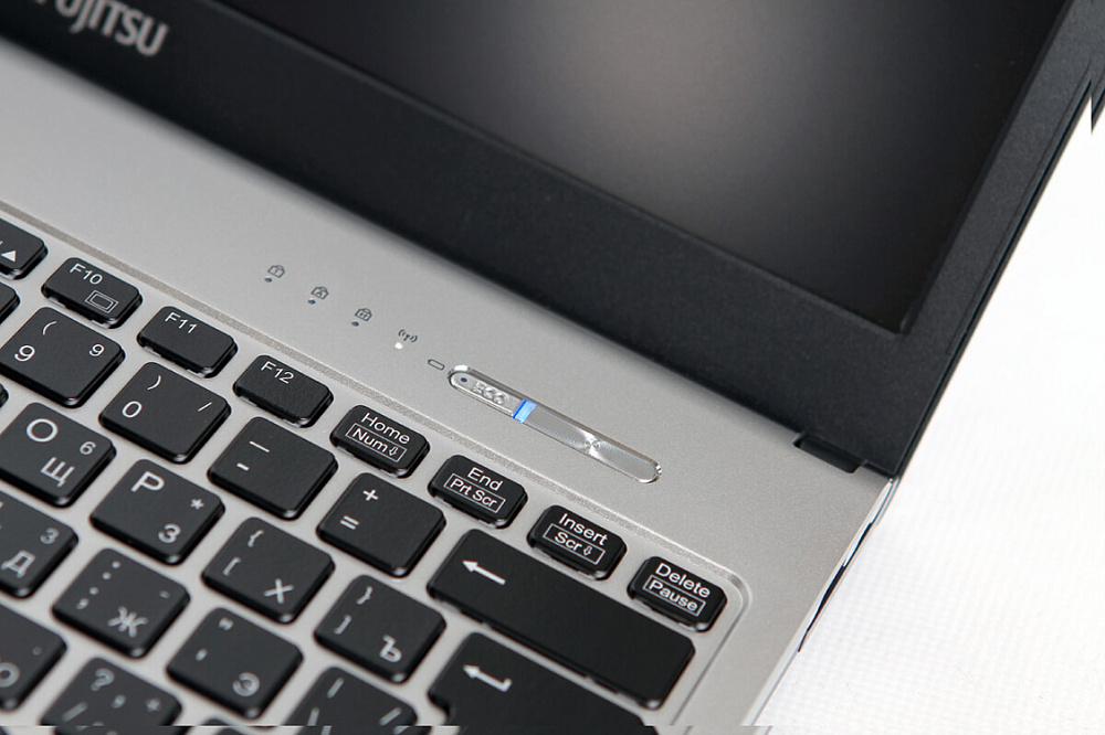 Ноутбук Fujitsu LIFEBOOK S938 WQHD IGZO Non-Touch Anti-Glare